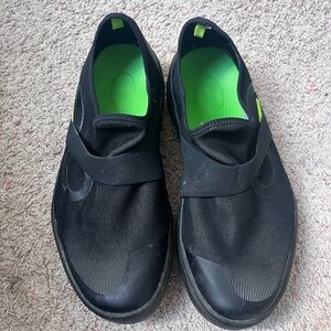 OOFOS Men 11 OOmg Eezee Low Shoe Black Slip On Mesh Recovery Comfort Activewear
